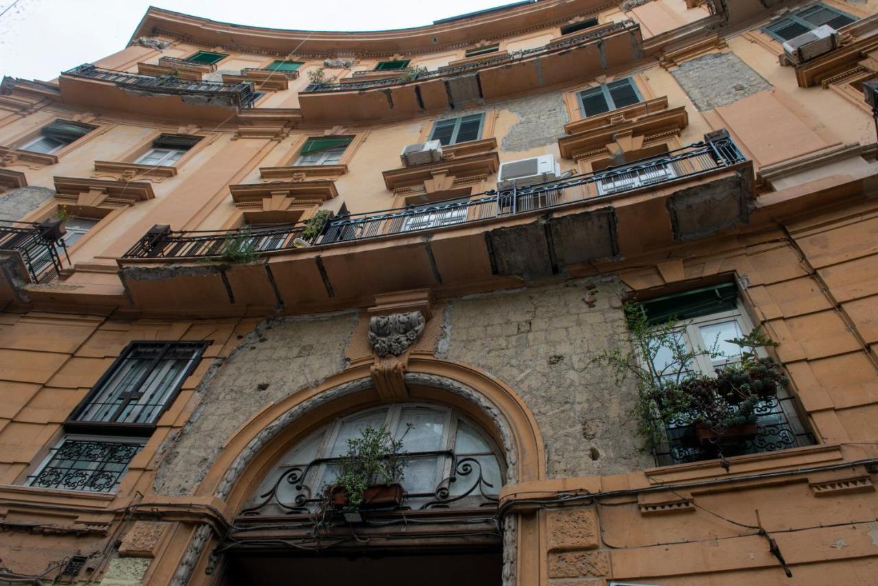 Vivi A Napoli Panzió Kültér fotó
